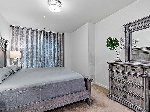 3rd image of 120 University Ave 311-unit 2311