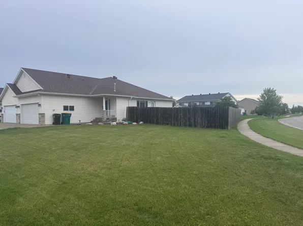 1124 43rd Ave W, West Fargo, ND 58078