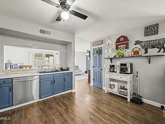 4th image of 3732 W BLUEFIELD Avenue