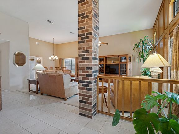5th image of 206 Carolina Ct