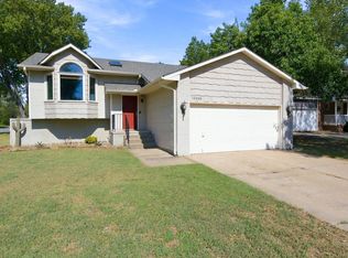 10026 W Yosemite Ct, Wichita, KS 67215