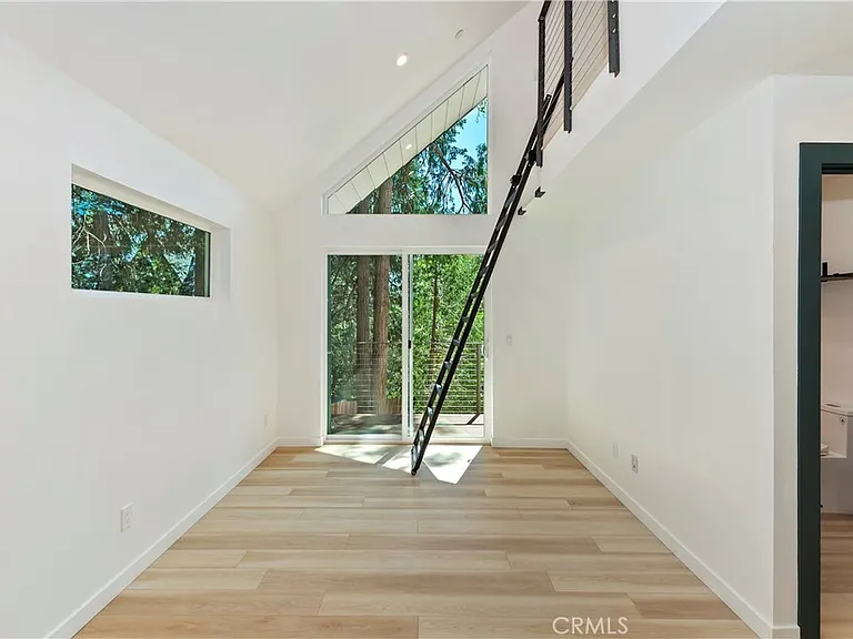 441 Oriole Dr #3 — Photo 11