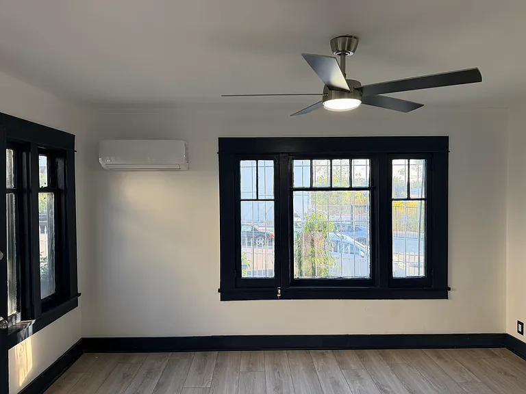 2111 Aaron St #2113-1/2 — Photo 4
