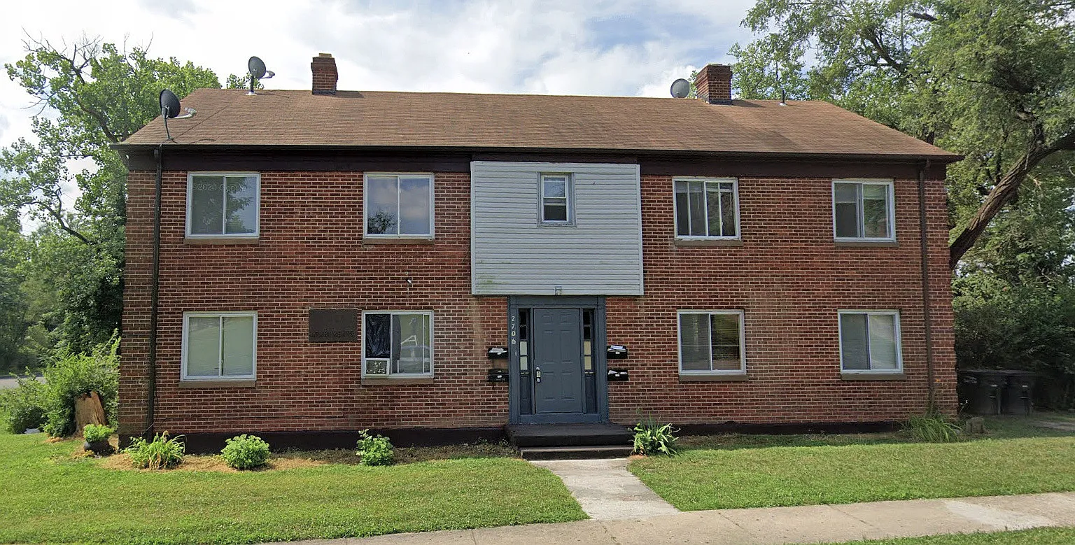 2706 Oxford Ave — Photo 1