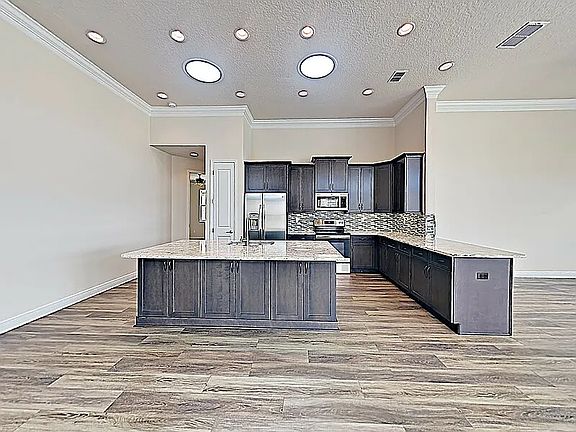 4th image of 3019 King Palm Dr