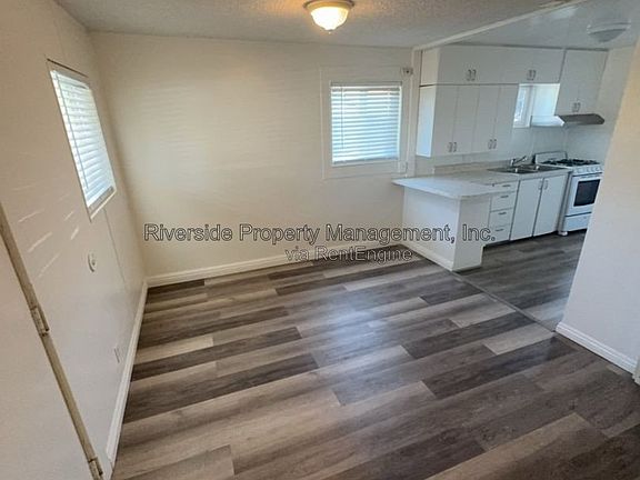 4th image of 619 Harris St