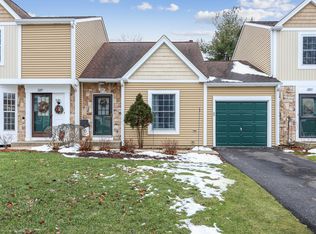 2205 Teton Pkwy, Algonquin, IL 60102