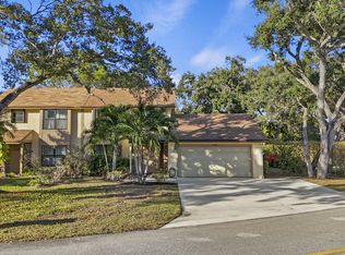 1089 Raintree Dr, Palm Beach Gardens, FL 33410