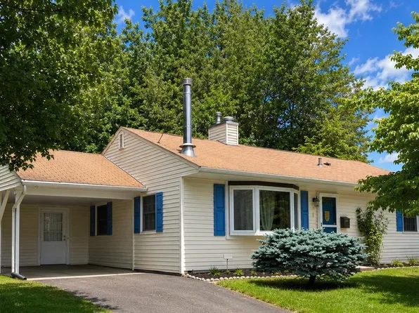 221 Devon Rd, Fairless Hills, PA 19030