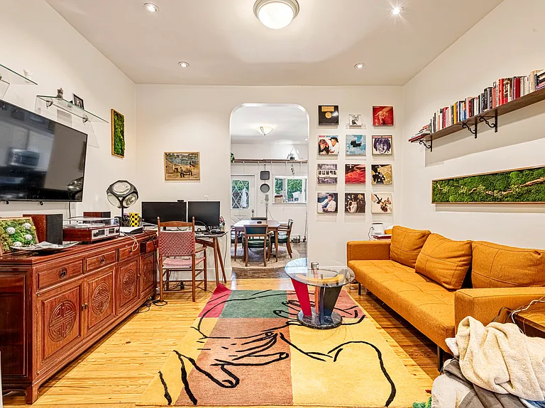 100 Franklin St #1 — Photo 5