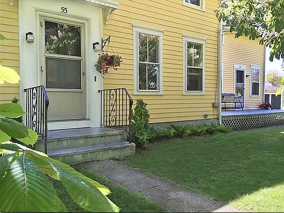 2 bedroom www.RentalsLittleCompton.com