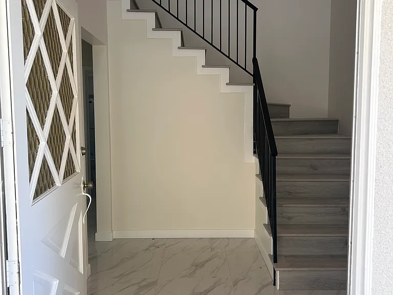 3243 Prospect Ave — Photo 3