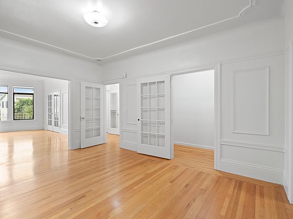3rd image of 2935 Van Ness Ave APT 9