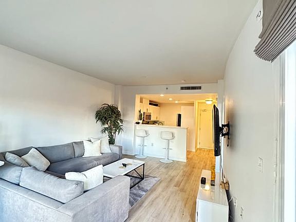 4th image of 530 K St Unit 216