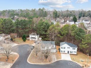 303 Cupped Oak Ct, Charlotte, NC 28213