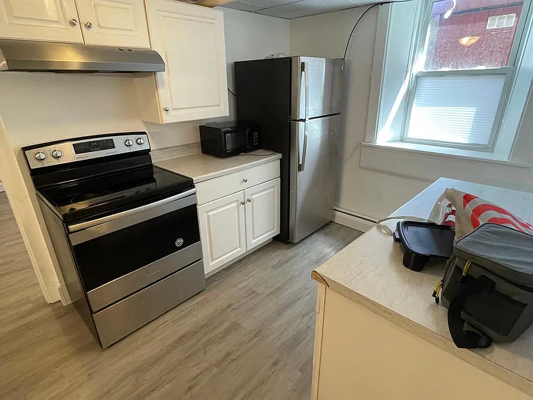 11 Grant St #10 — Photo 2