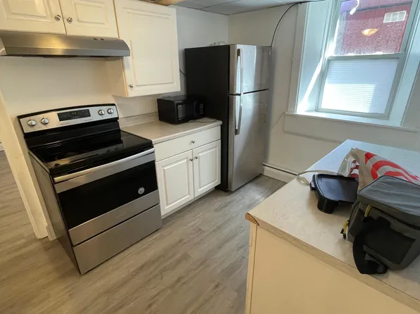 11 Grant St #10, Portland, ME 04101