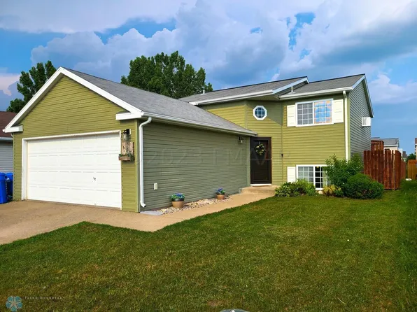 6168 24th St S, Fargo, ND 58104