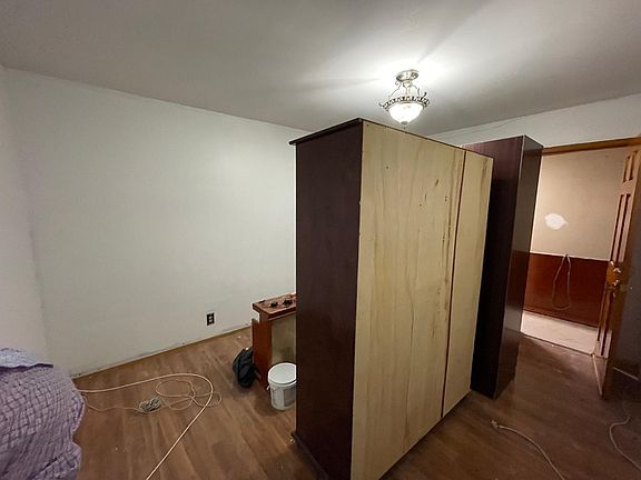 5th image of 104-43 Alstyne Ave Floor 2
