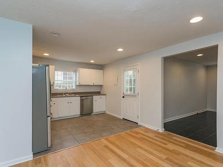 602 Village Ct — Photo 16