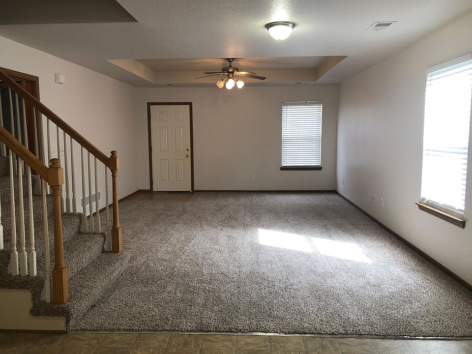 1st image of 1304 NW Willow Dr #1304