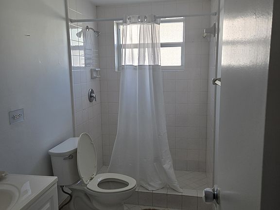 5th image of 120 Gulfview Dr #1