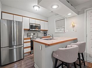 6820 N Olive St, Gladstone, MO 64118
