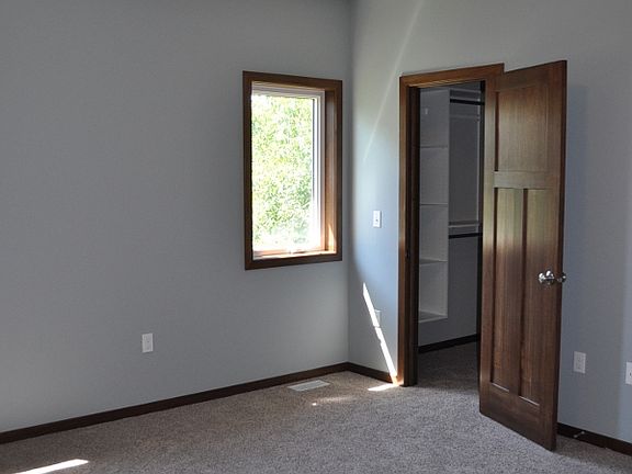 5th image of 512 Pine Brooke Dr