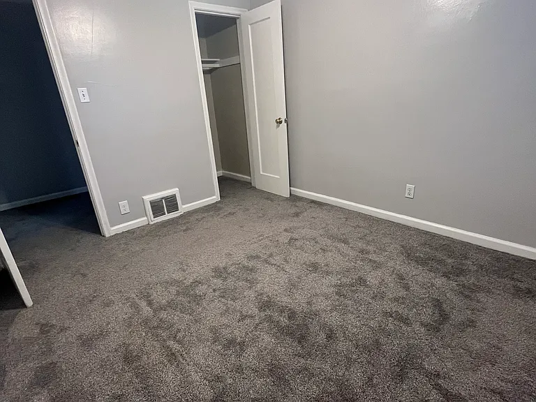 2704 S Alden St #A — Photo 8