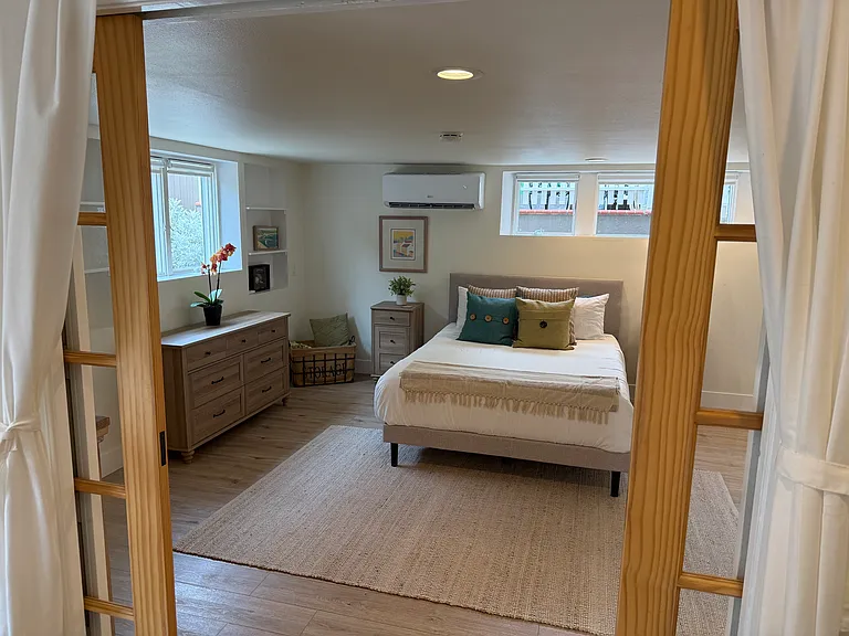 480 Blumont St #B — Photo 7