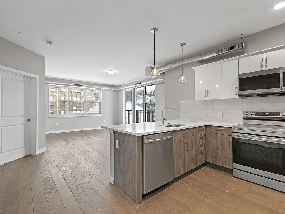 1st image of 4649 Umbria St #205