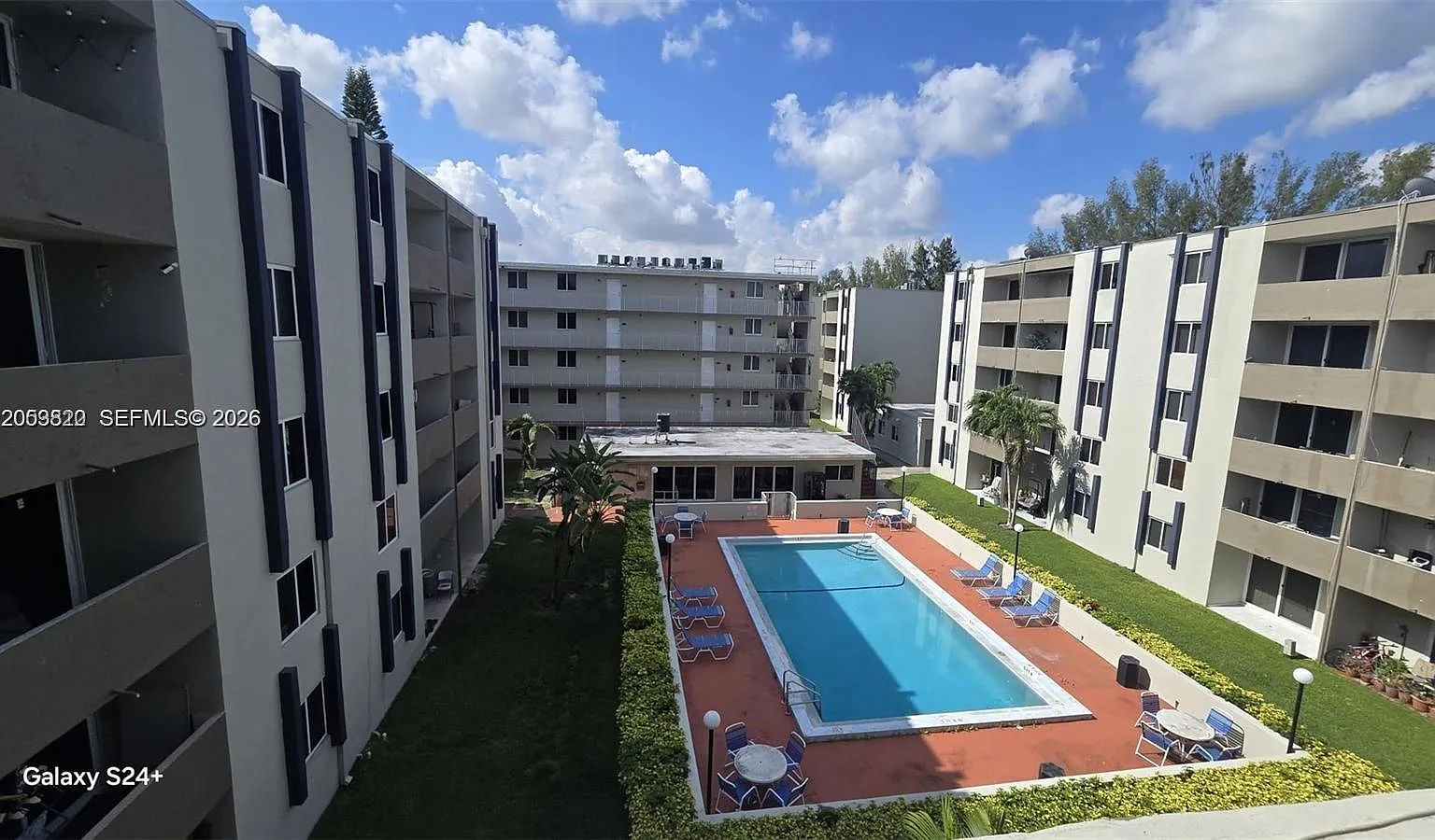 Samari Lake East Condo — Photo 1