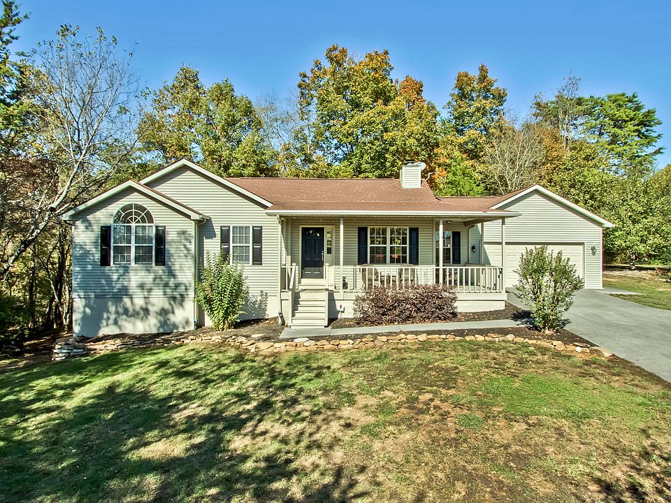 1st image of 206 Daksi Ln