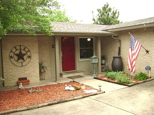 1st image of 908 Pinecrest Dr