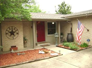 908 Pinecrest Dr, Richardson, TX 75080