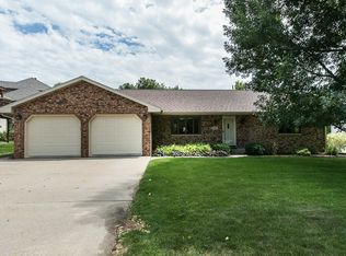 1720 Rockdale Rd, Dubuque, IA 52003