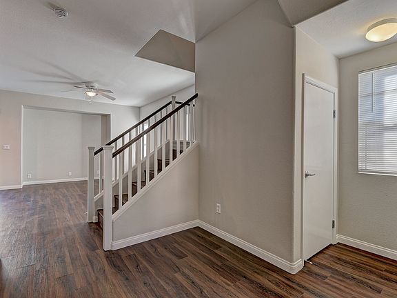 3rd image of 923 Sunny Acres Ave
