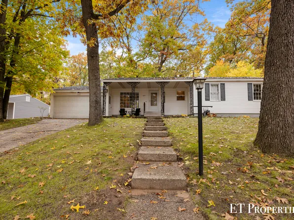 4645 Westshire Dr NW, Comstock Park, MI 49321