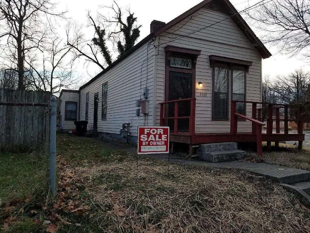 2328 Howard St photo 1