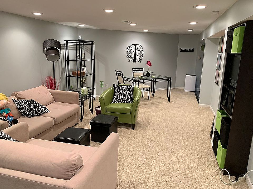1st image of 933 E Beardsley Ave #101