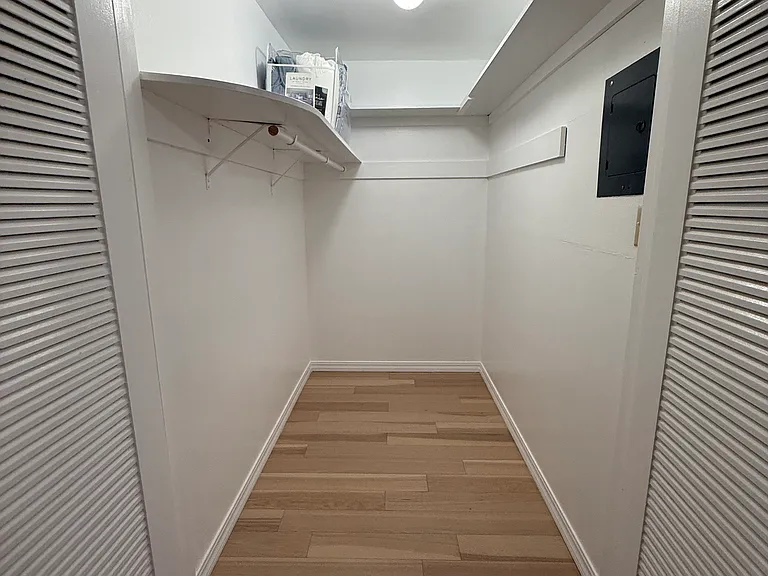 456 Hollywood Ave — Photo 7