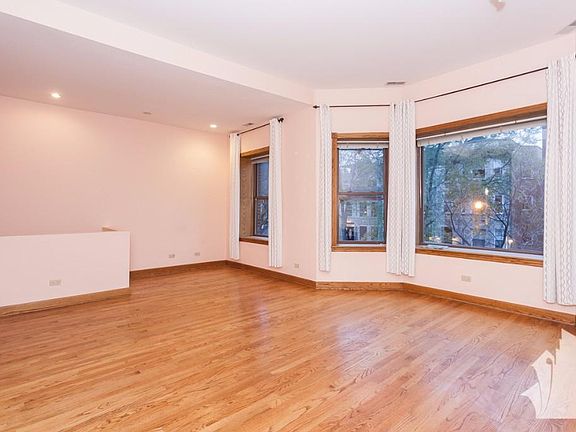 4th image of 1464 W Carmen Ave #1