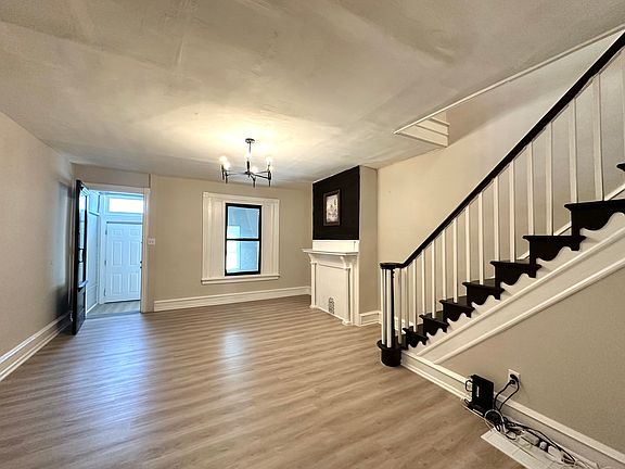 3rd image of 6139 Elmwood Ave