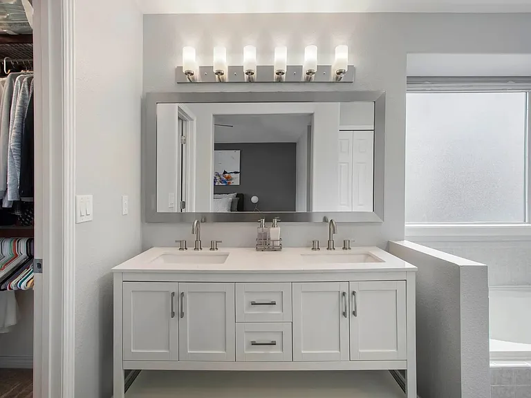 9428 Hibiscus Dr — Photo 17