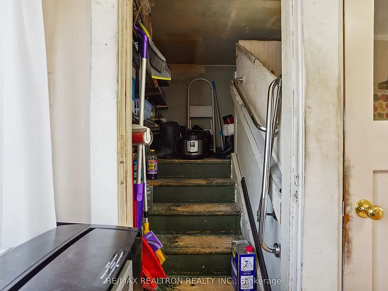 2585 Lake Shore Blvd W — Photo 21