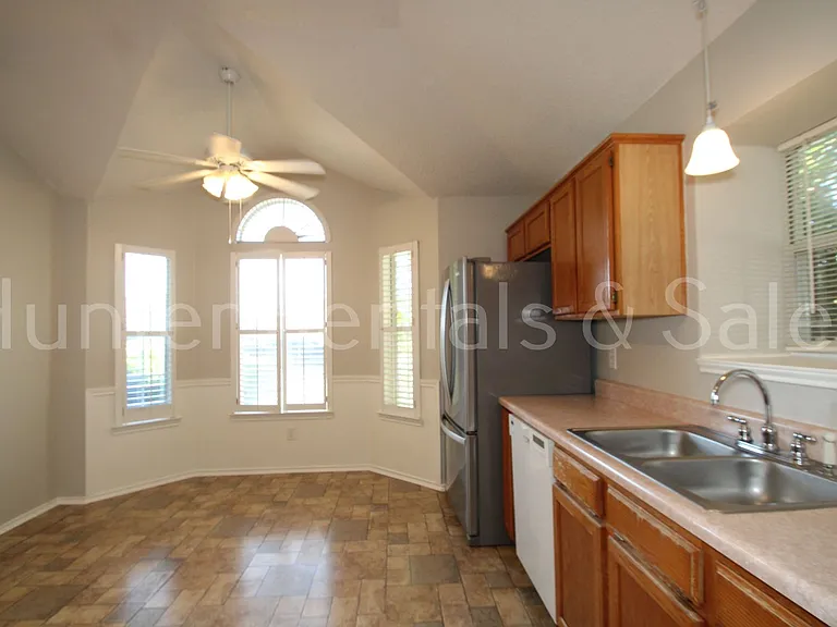 4307 Frontier Trl — Photo 8