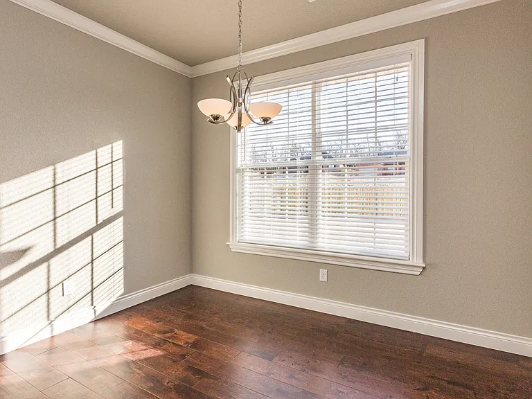 1511 Abbey Ln — Photo 13