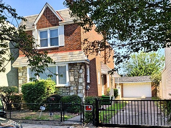 2nd image of 2713 E Cambria St