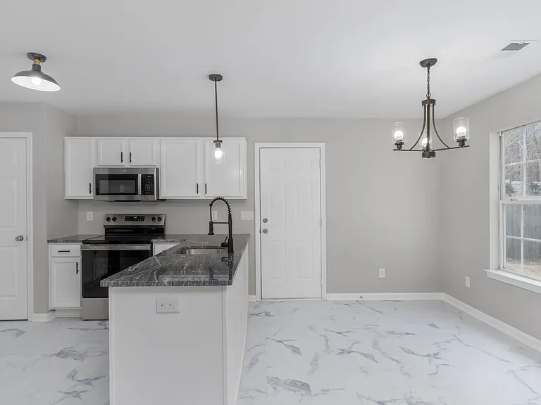 1021 Aderley Oak Dr — Photo 11