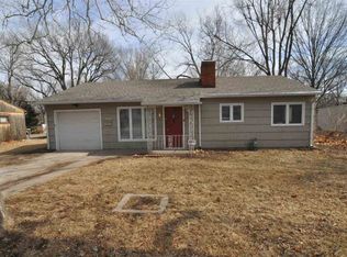 1904 SW Quivira Dr, Topeka, KS 66604